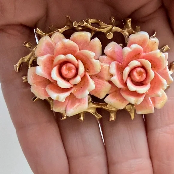 Charming Floral Brooch with Gold Detailing Vintage Judy Lee Rose Floral Brooch